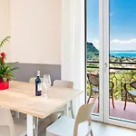 Residenza Panorama コステロマーノ