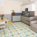 Residenza Panorama アパートホテル コステロマーノ