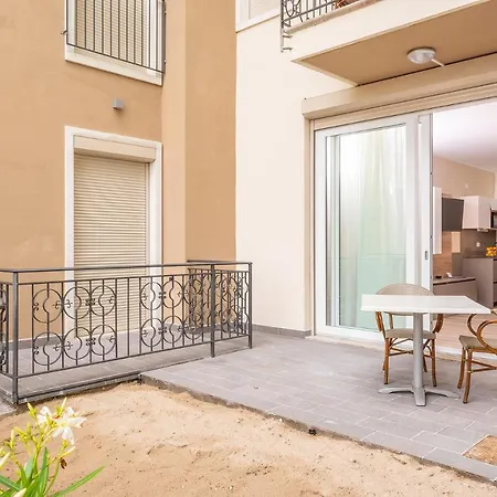 Residenza Panorama 3* קוסטרמנו