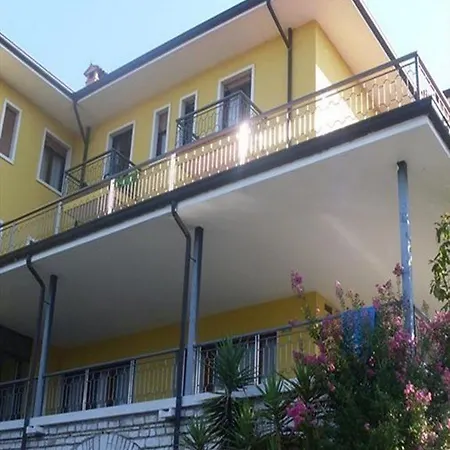 Residenza Panorama Костермано