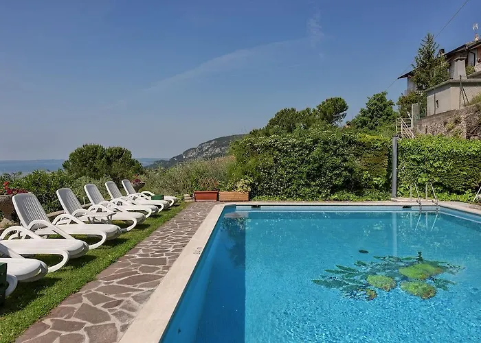 Residenza Panorama 3* Костермано