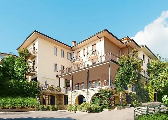 Residenza Panorama 3* Костермано