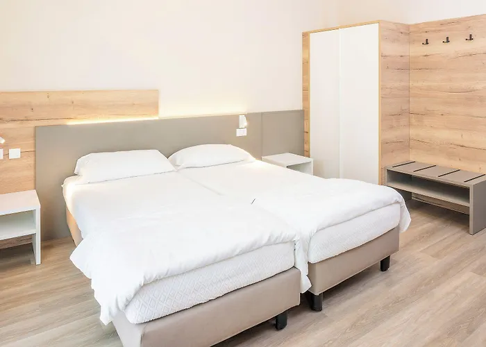 Residenza Panorama Апарт-отель Костермано