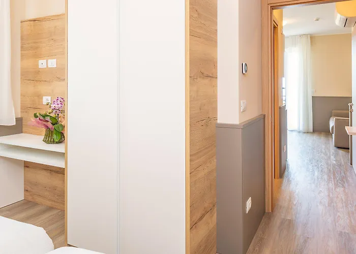 Residenza Panorama Апарт-отель Костермано